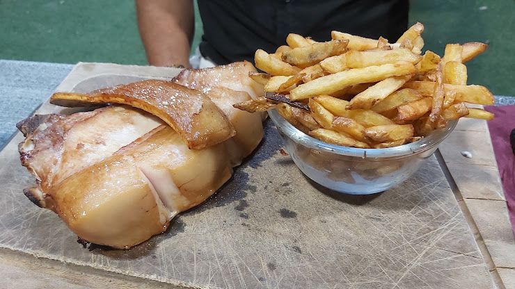 Carré de porcelet rôti, frites maison